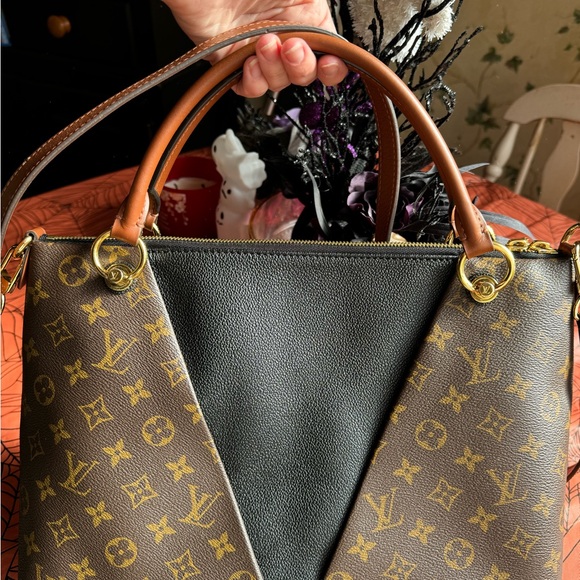 Louis Vuitton Monogram V Tote Black W Tags - Picture 10 of 16